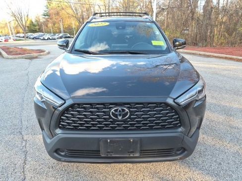 Used 2022 Toyota Corolla Cross LE image 3
