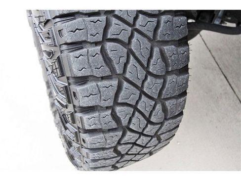 Used 2023 Chevrolet Colorado ZR2 w/ ZR2 Convenience Package III image 28