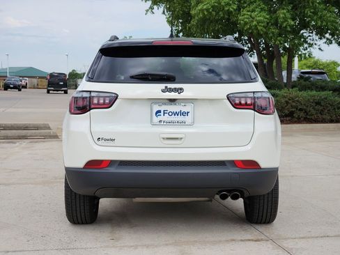 Used 2021 Jeep Compass Latitude FWD image 6