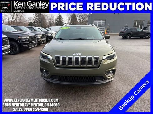 Used 2019 Jeep Cherokee Latitude Plus w/ Cold Weather Group image 2