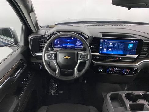 Used 2022 Chevrolet Silverado 1500 LT AWD/4WD image 16