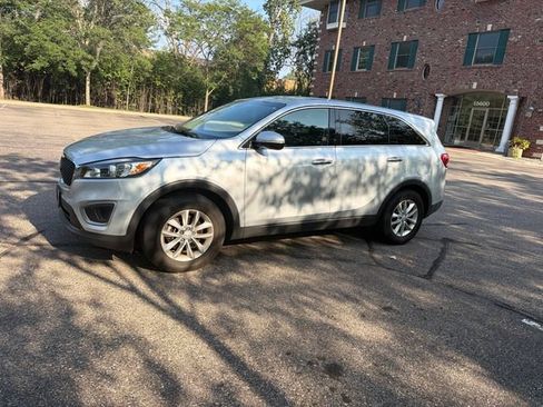 Used 2016 Kia Sorento L FWD image 2