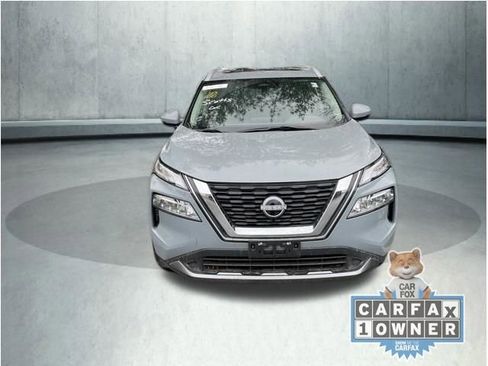 Used 2023 Nissan Rogue SL w/ SL Premium Package image 2