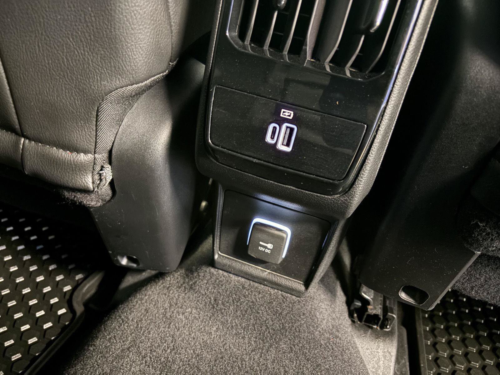 Used 2023 Jeep Compass Latitude w/ Sun and Sound Group AWD/4WD image 16
