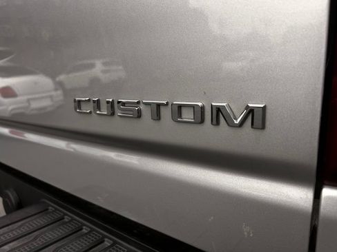 Used 2021 Chevrolet Silverado 2500 Custom w/ Custom Convenience Package AWD/4WD image 8
