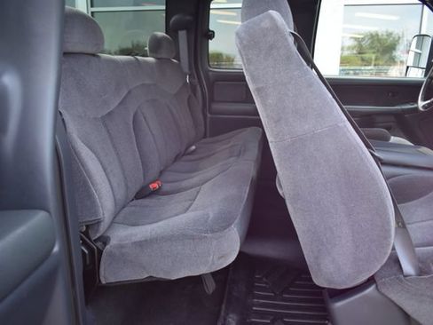 Used 2001 GMC Sierra 2500 4x4 Extended Cab HD w/ Convenience Plus Group image 30