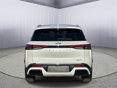 Certified 2023 INFINITI QX60 Luxe w/ Performance Audio Package image 8