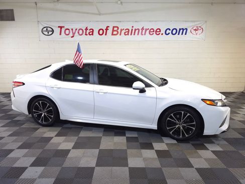 Certified 2019 Toyota Camry SE w/ Carpet Mat Package FWD image 1