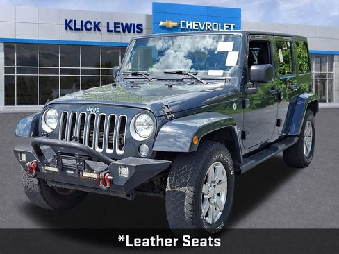 Used 2016 Jeep Wrangler Unlimited Sahara w/ Connectivity Group AWD/4WD image 3