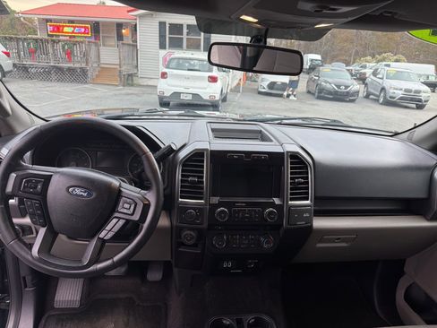 Used 2017 Ford F150 XLT w/ Equipment Group 302A Luxury image 9