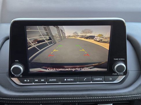 Used 2023 Nissan Rogue S FWD image 12