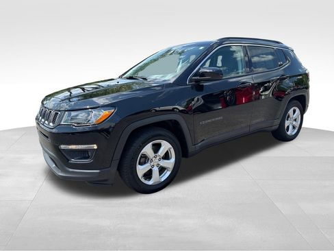 Used 2019 Jeep Compass Latitude w/ Popular Equipment Group FWD image 3