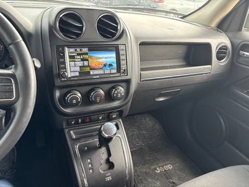 Used 2014 Jeep Patriot Latitude AWD/4WD image 25