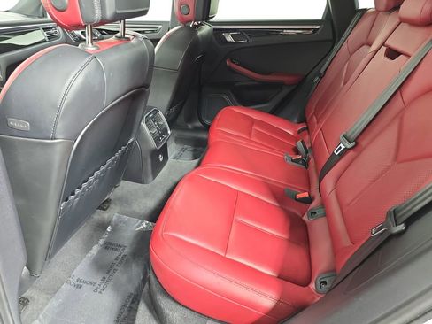 Certified 2023 Porsche Macan AWD/4WD image 24