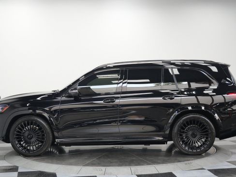 Used 2023 Mercedes-Benz Maybach GLS 600 4MATIC image 6