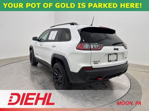 Used 2019 Jeep Cherokee Trailhawk image 5