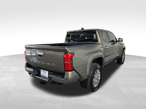Used 2025 Toyota Tacoma Limited image 9
