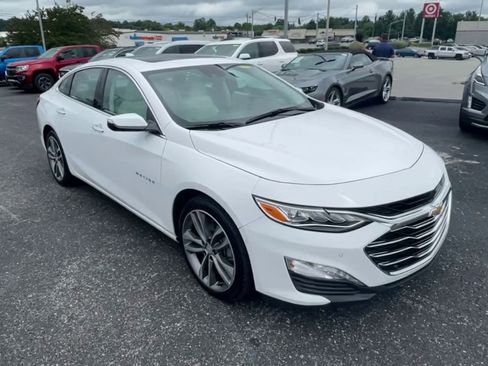 Used 2020 Chevrolet Malibu Premier FWD image 3
