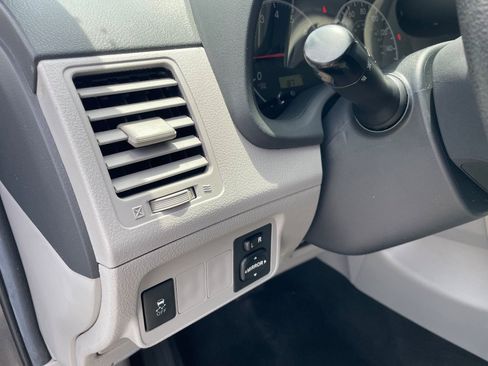 Used 2013 Toyota Corolla L FWD image 37