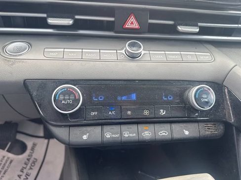 Used 2023 Hyundai Elantra SEL w/ Convenience Package FWD image 17