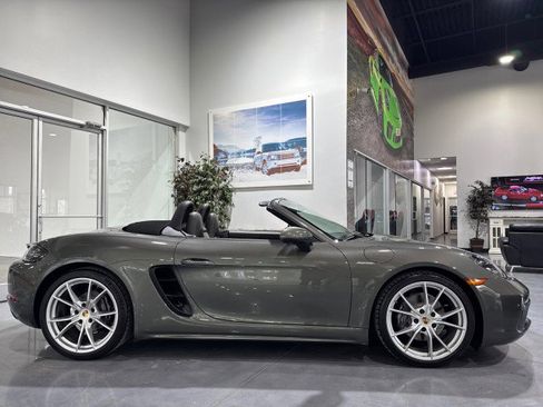 Used 2021 Porsche 718 Boxster image 15