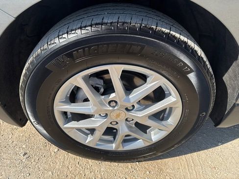 Used 2024 Chevrolet Equinox LT image 28