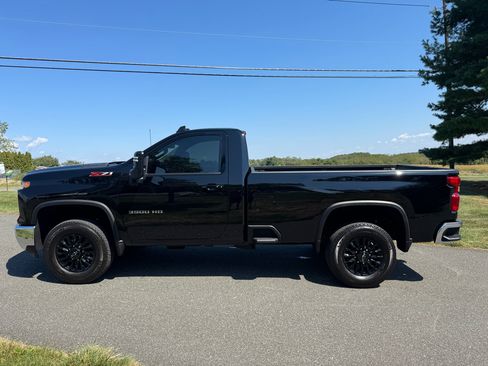 Used 2025 Chevrolet Silverado 3500 LT w/ Convenience Package image 3