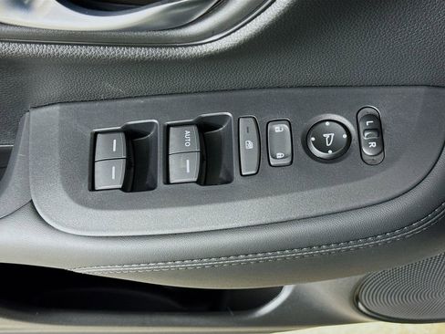 New 2026 Honda HR-V LX image 18