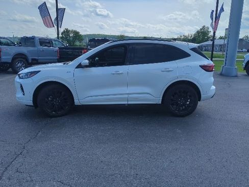 Used 2023 Ford Escape ST-Line Elite w/ Premium Technology Package AWD/4WD image 8