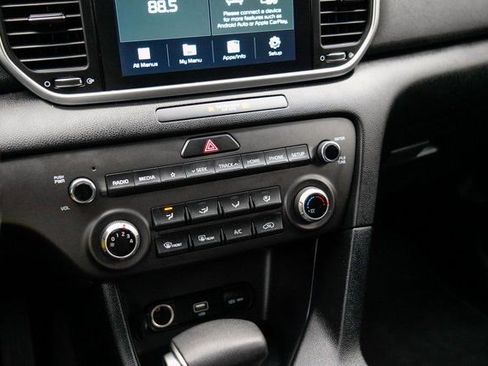 Used 2022 Kia Sportage LX image 29