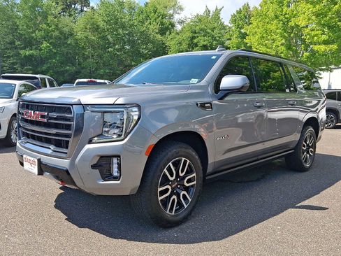 Used 2023 GMC Yukon XL AT4 AWD/4WD image 3