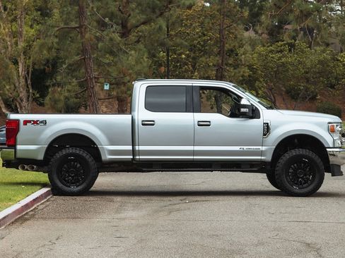 Used 2022 Ford F250 XLT w/ FX4 Off-Road Package image 9