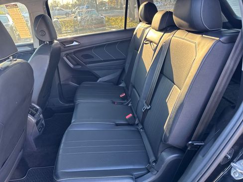 Used 2022 Volkswagen Tiguan SE image 22
