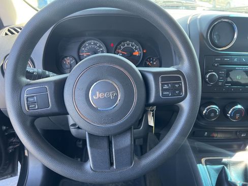 Used 2016 Jeep Patriot Sport image 29
