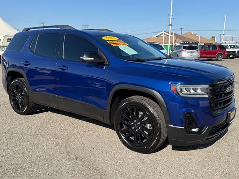 Used 2023 GMC Acadia SLT w/ Elevation Edition FWD image 3