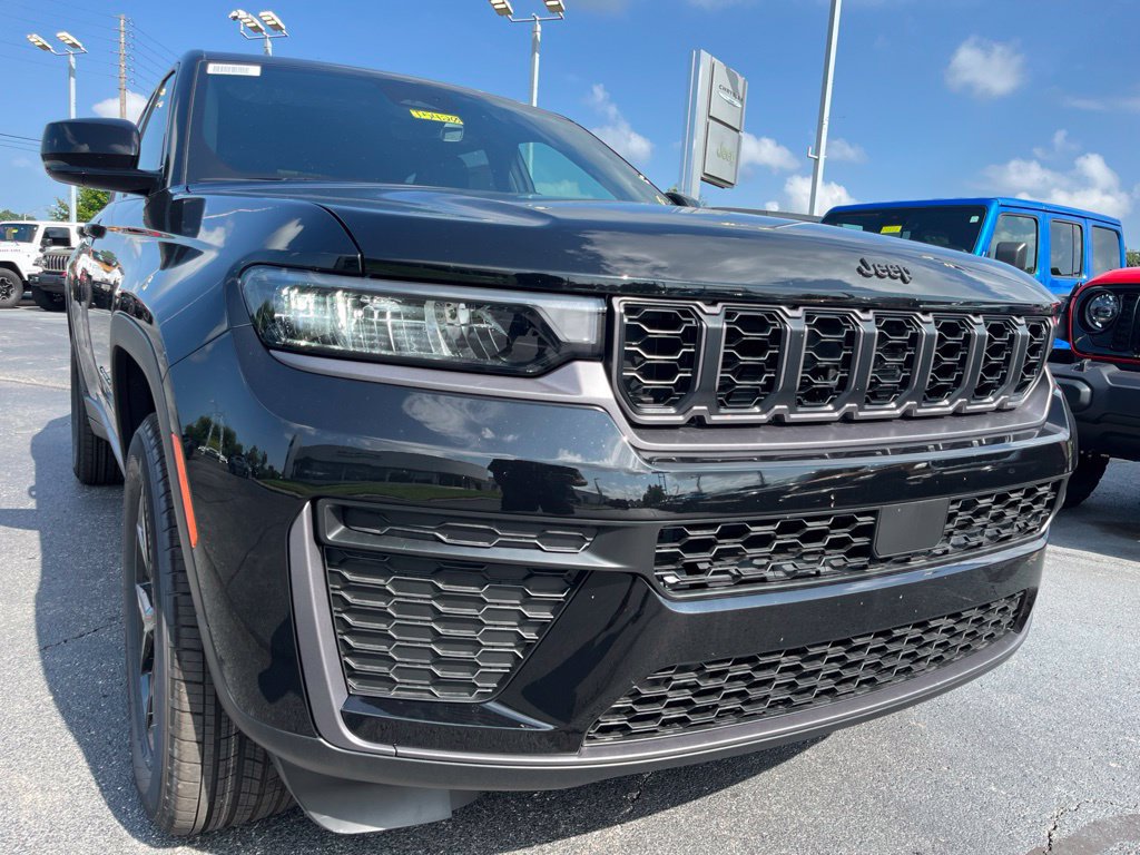 New 2026 Jeep Grand Cherokee Altitude AWD/4WD image 45