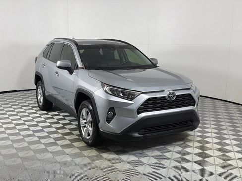 Used 2021 Toyota RAV4 XLE w/ Convenience Package AWD/4WD image 3