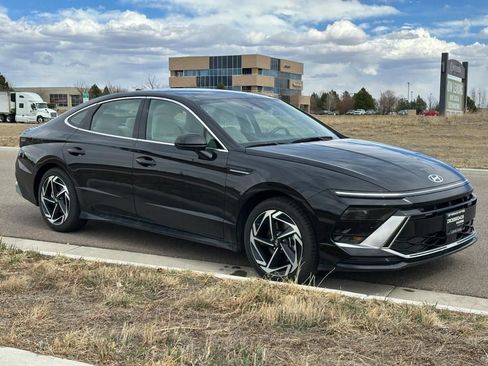 Used 2025 Hyundai Sonata SEL image 3