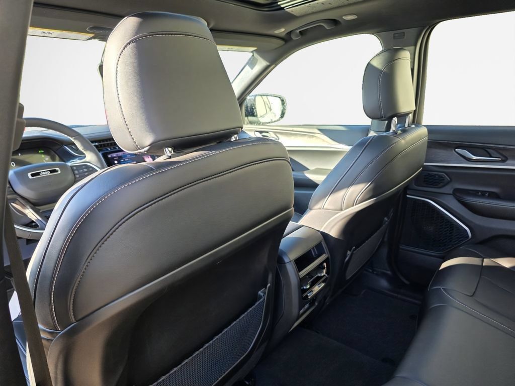New 2025 Jeep Grand Cherokee Limited 4xe AWD/4WD image 37