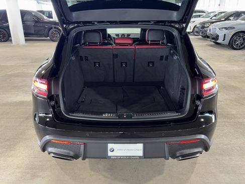 Used 2025 Porsche Macan AWD/4WD image 13
