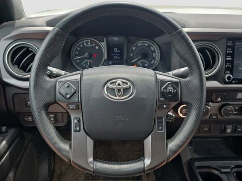 Used 2023 Toyota Tacoma TRD Off-Road AWD/4WD image 9