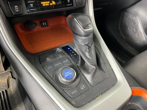 Used 2019 Toyota RAV4 Adventure w/ Cold Weather Package AWD/4WD image 9