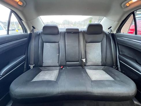 Used 2019 Chrysler 300 Touring w/ Sport Appearance Package image 13