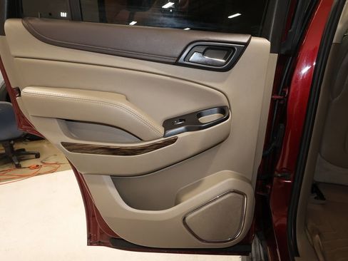 Used 2016 GMC Yukon SLT w/ HD Trailering Package AWD/4WD image 10