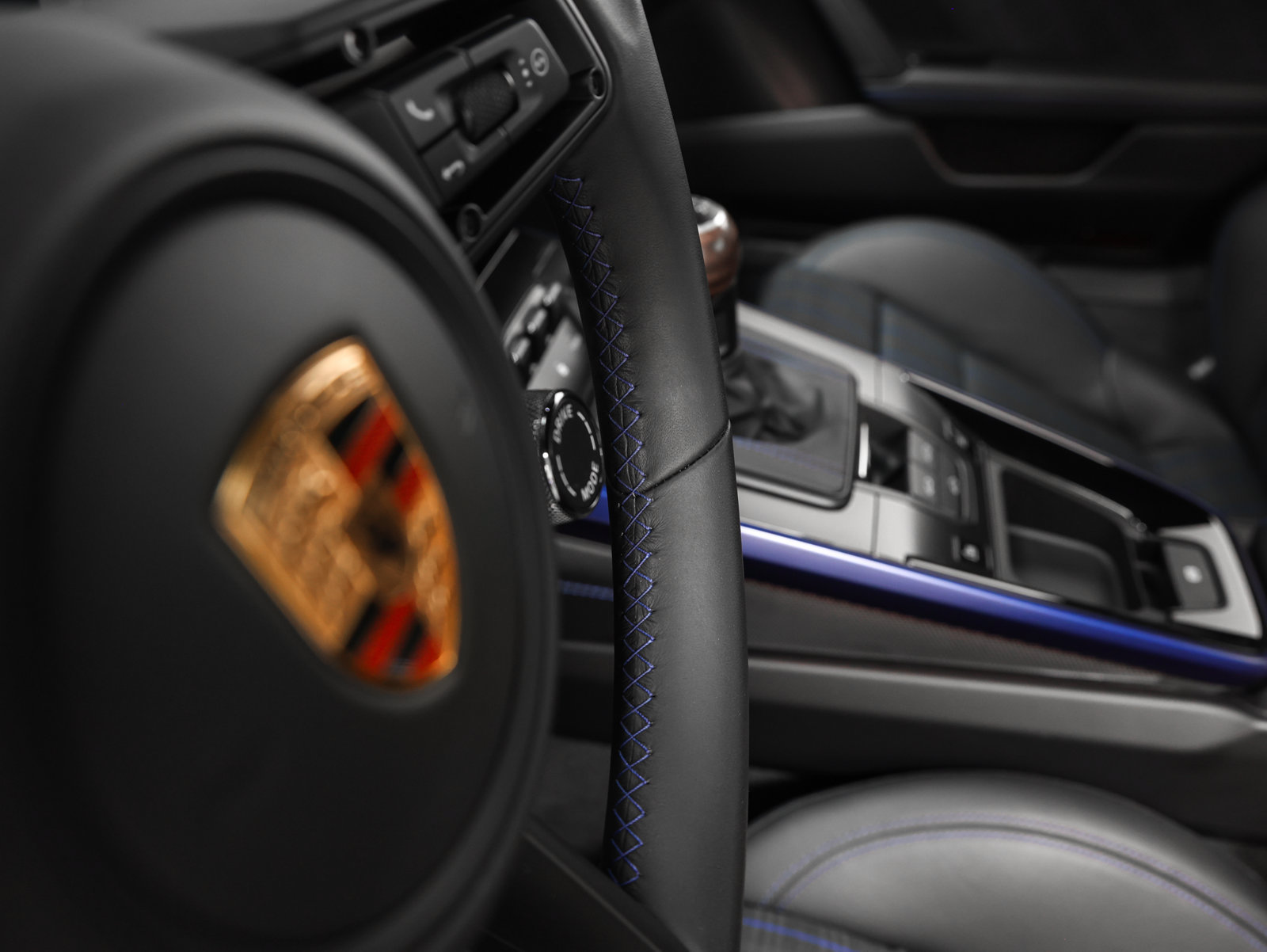 Certified 2025 Porsche 911 Carrera T RWD image 37