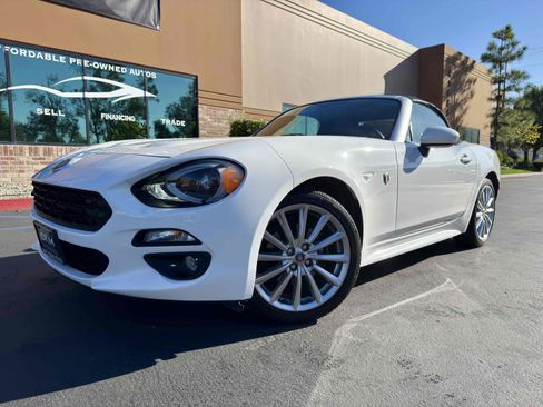 Used 2017 FIAT 124 Spider Lusso image 3