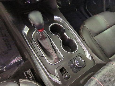 Used 2023 Chevrolet Traverse RS image 16