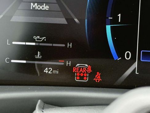 Used 2025 Lexus LX 600 4WD w/ Accessory Package (Z1) image 29