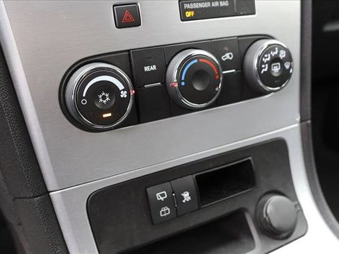 Used 2011 GMC Acadia SL w/ Preferred Package FWD image 17