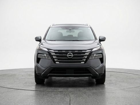 Used 2025 Nissan Rogue SV image 1